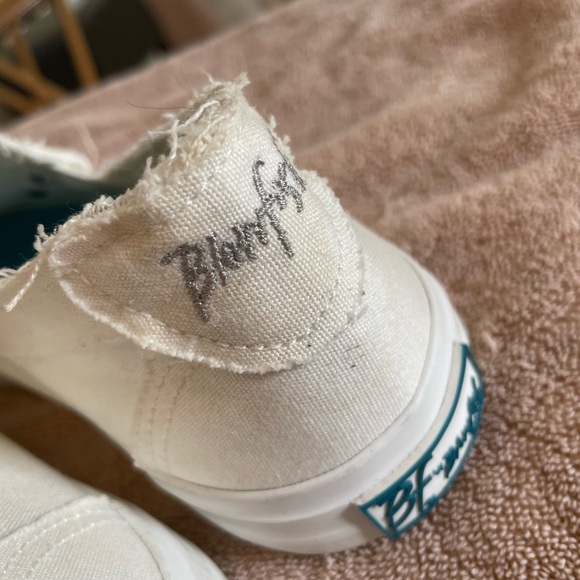 Blowfish Malibu Melon white slip on button Sneaker canvas shoe 8 laceless cotton - Picture 11 of 16